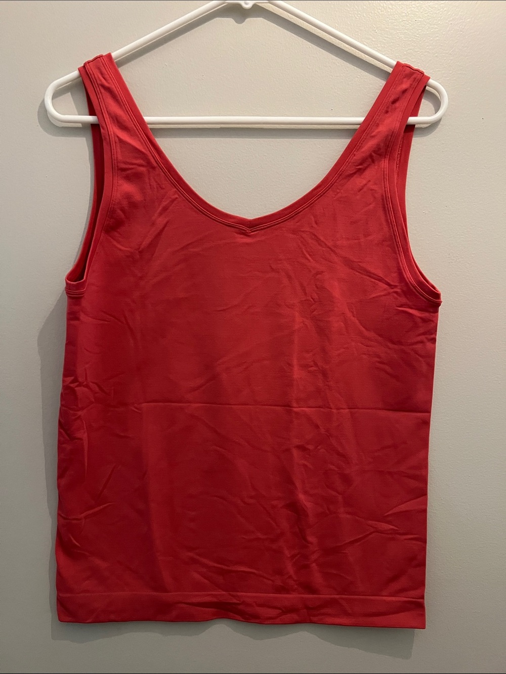 Coral V-Neck Stretchy Tank Top - White House Black Market - Size Women’s Large